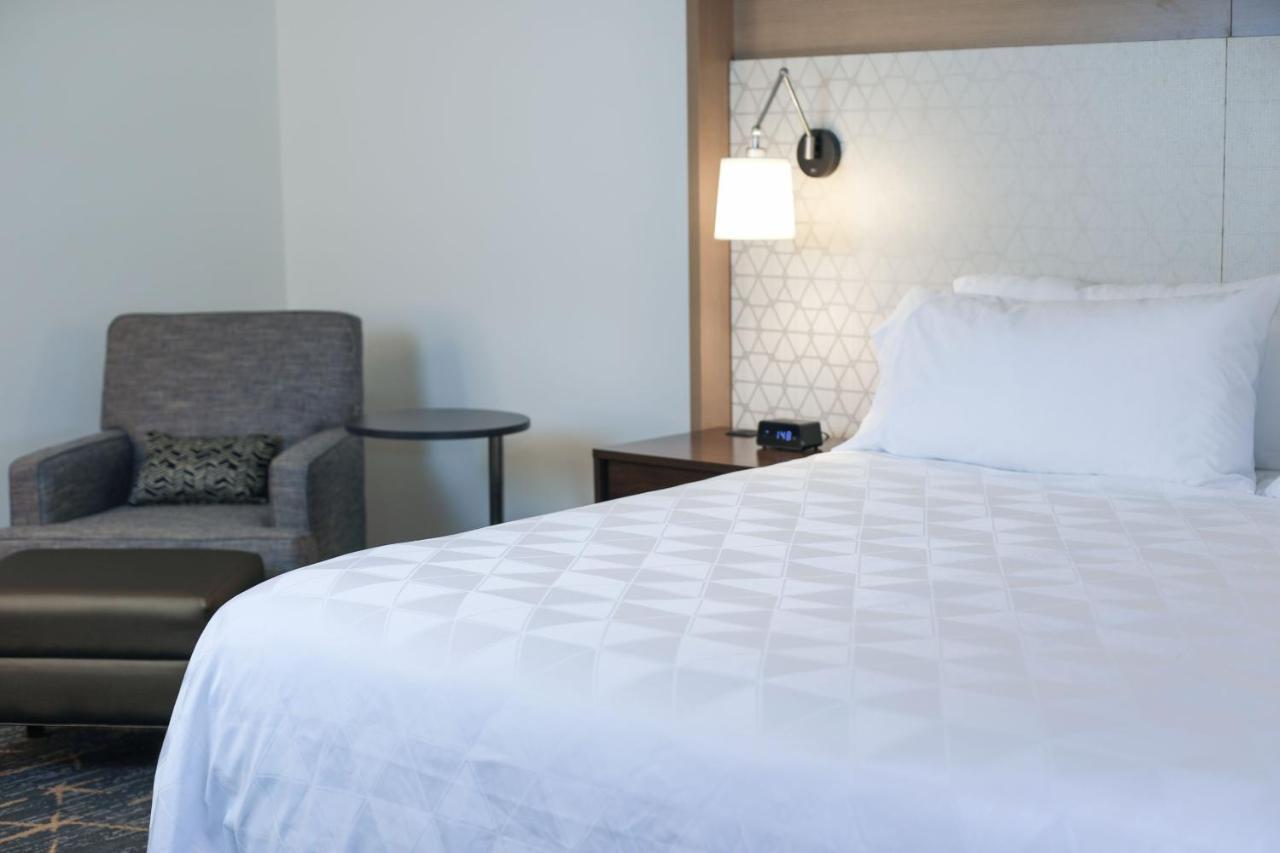 Holiday Inn & Suites St. Cloud By Ihg Saint Cloud Eksteriør billede